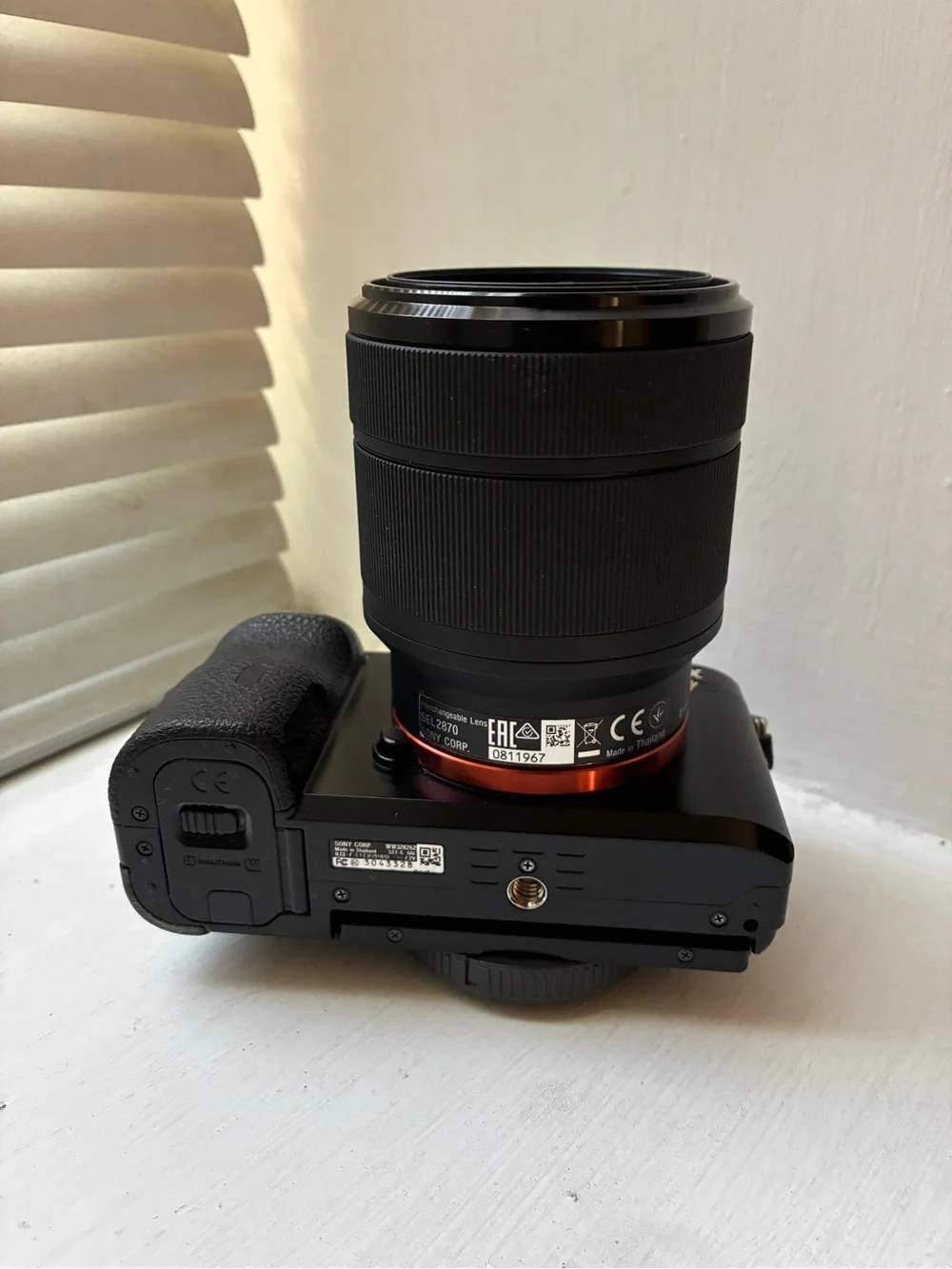 Sony Alpha a7 (Mark 1) Mirrorless Camera with 28mm-70mm f/3.5-5.6 OSS kit lens